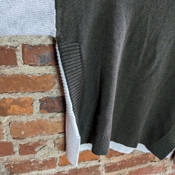 Tahari Medium Knit Color‎ Block Knit Sweater w/ Zipper Close on Back - Picture 2 of 10